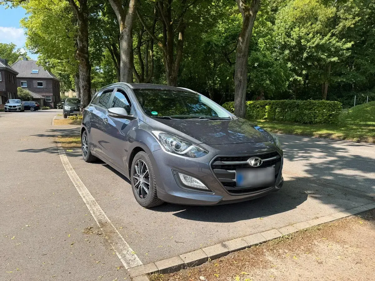 Second-hand Hyundai i30 110 CP (80 kW) 2015 Gri Break