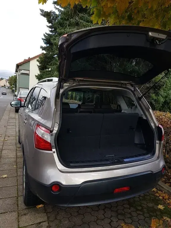 Gebraucht Nissan Qashqai +2 I-Way 141 PS (103 kW) 2011 Braun SUV