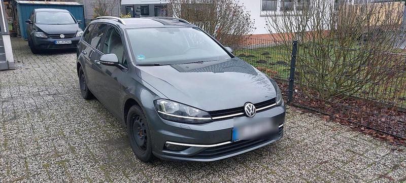 Grau Gebraucht 2017 VW Golf VII Kombi | 13.000 € (Fairer Preis) - Bild 1/4