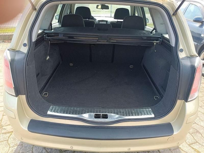 Usata Opel Astra 125 CV (91 kW) 2004 Oro Berlina