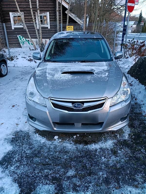 Gebraucht Subaru Legacy 150 PS (110 kW) 2011 Silber Kombi