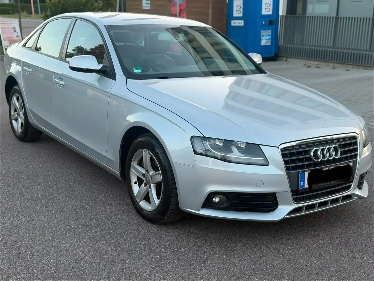 Gebraucht Audi A4 120 PS (88 kW) 2011 Silber Limousine