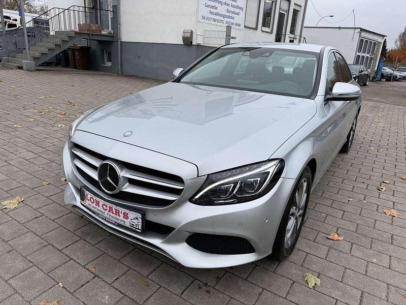 Iridiumsilber Gebraucht 2017 Mercedes C200 Avantgarde Limousine | 25.490 € (Teuer) - Bild 1/4