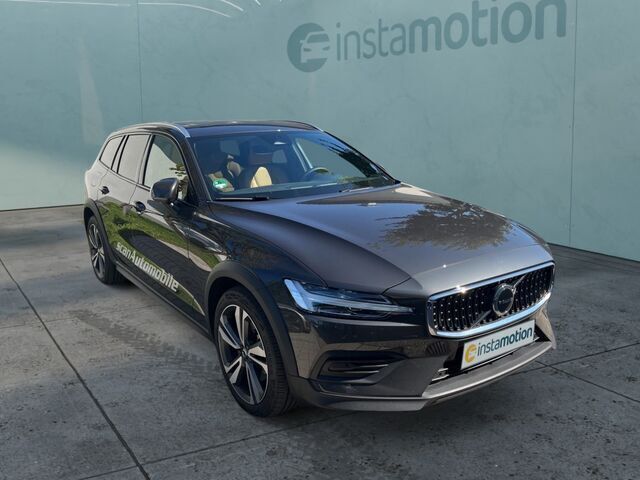 Gebraucht Volvo V60 CC Plus 197 PS (144 kW) 2022 Grau Kombi