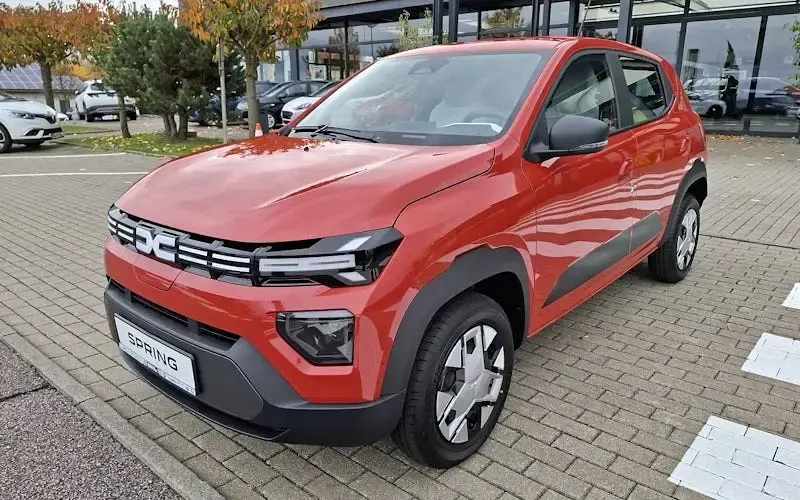 Usado Dacia Spring Expression 52 kW (71 CV) 2025 Rojo Utilitario