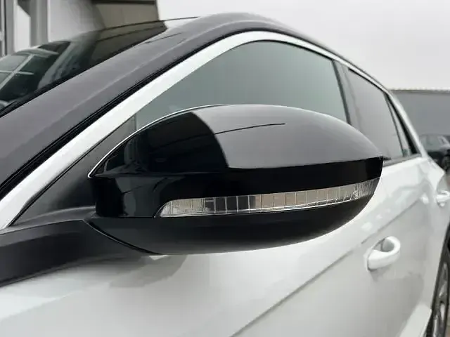 Usata VW T-Roc R-line 150 CV (110 kW) 2022 Bianco SUV