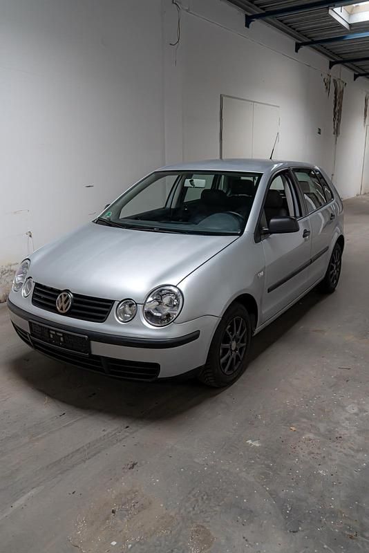 Gebraucht VW Polo Comfortline 86 PS (63 kW) 2002 Silber Kleinwagen