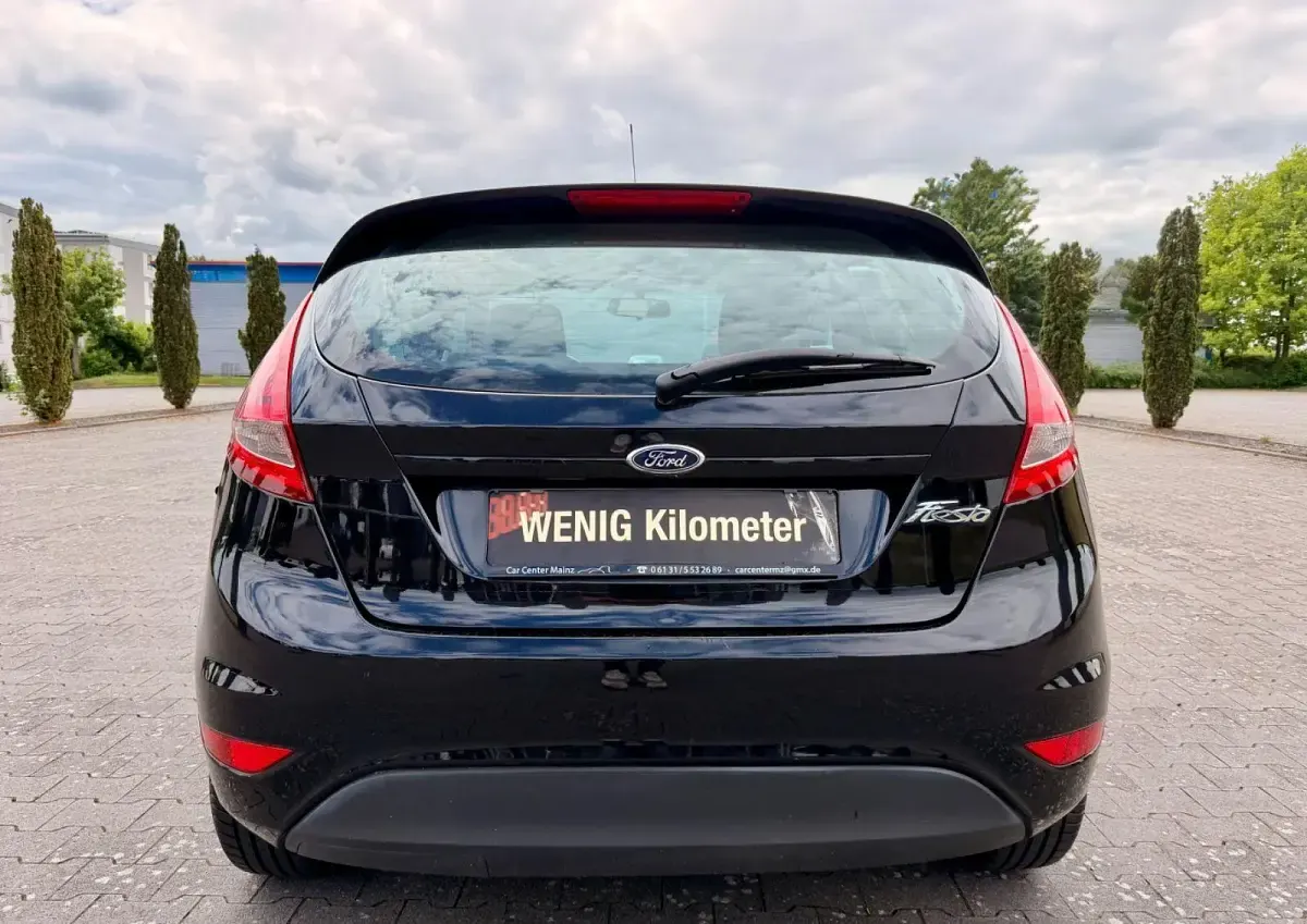 Gebraucht Ford Fiesta Champions Edition 60 PS (44 kW) 2012 Schwarz Kleinwagen