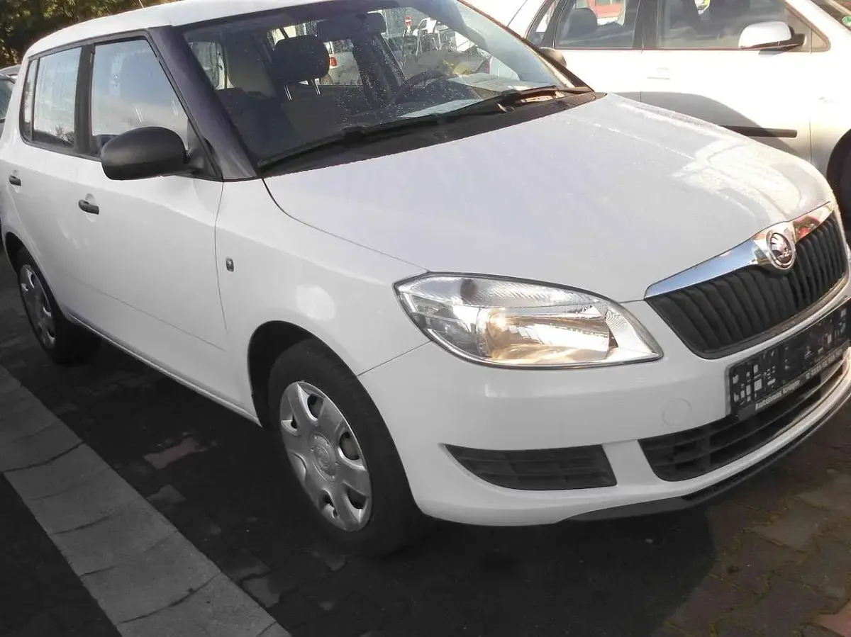 Gebraucht Skoda Fabia 60 PS (44 kW) 2014 Weiß Kleinwagen
