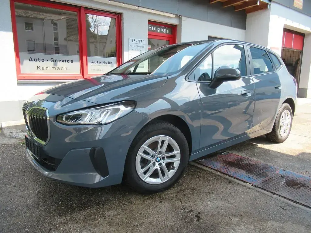 Gebraucht BMW 218 Active Tourer 150 PS (110 kW) 2023 Grau Van / Kleinbus