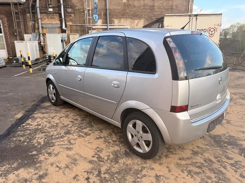 Second-hand Opel Meriva 105 CP (77 kW) 2007 Argintiu Monovolum