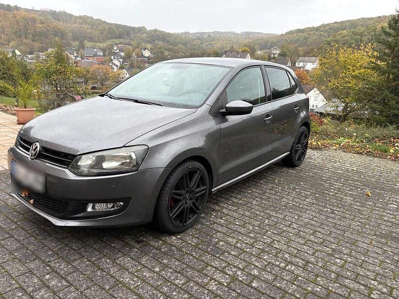 Gebraucht VW Polo 70 PS (51 kW) 2010 Grau Kleinwagen