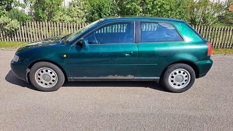 Grün Gebraucht 1997 Audi A3 Limousine | 799 € (Superpreis) - Bild 1/4