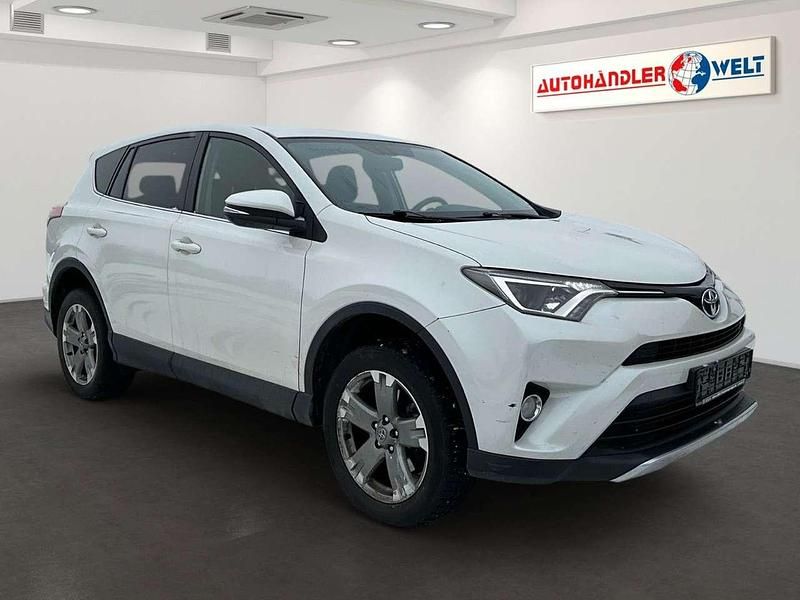 Gebraucht Toyota RAV4 Edition 143 PS (105 kW) 2016 Weiß SUV