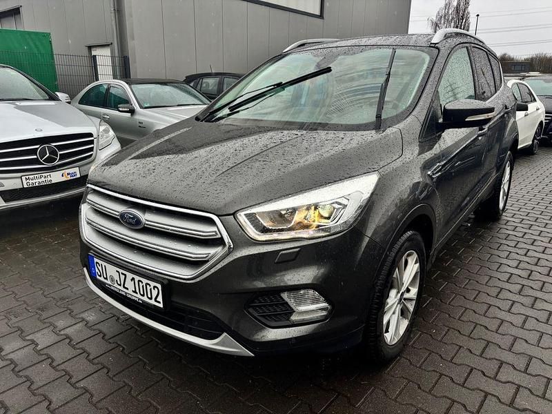 Gebraucht Ford Kuga 150 PS (110 kW) 2018 Grau SUV