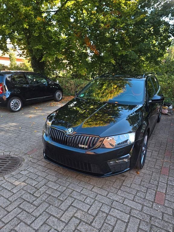 Schwarz Gebraucht 2015 Skoda Octavia RS Kombi | 11.999 € (Fairer Preis) - Bild 1/4