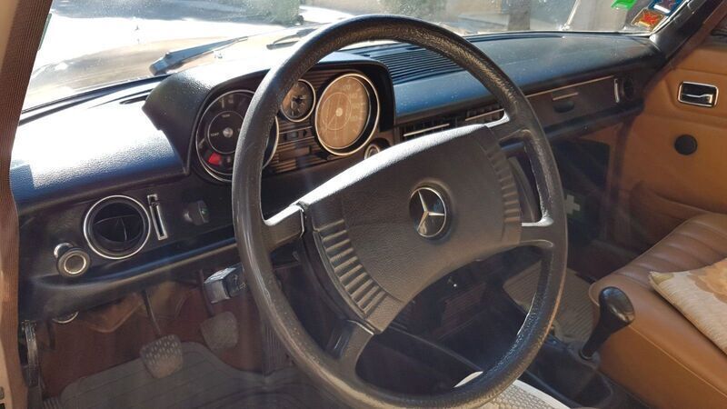 Gebraucht Mercedes 230 120 PS (88 kW) 1973 Beige Limousine