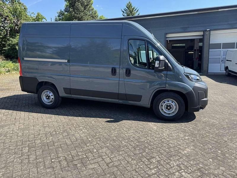 Gebraucht Fiat Ducato 140 PS (102 kW) 2025 Grau Van