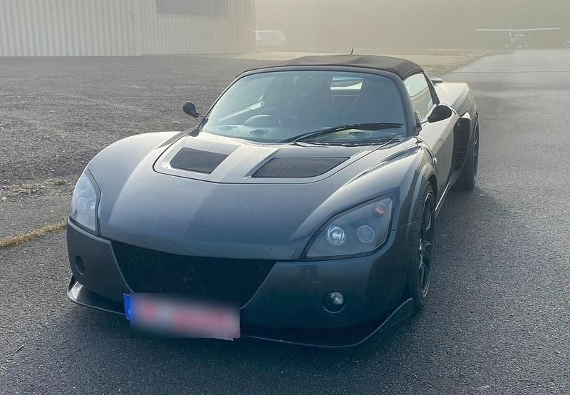 Grau Gebraucht 2004 Opel Speedster Cabrio | 29.999 € - Bild 1/4