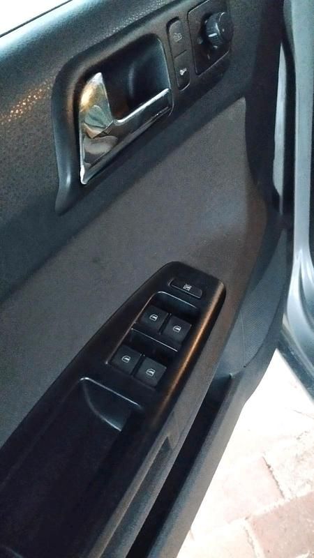 Gebraucht VW Polo Comfortline 80 PS (58 kW) 2007 Grau Kleinwagen