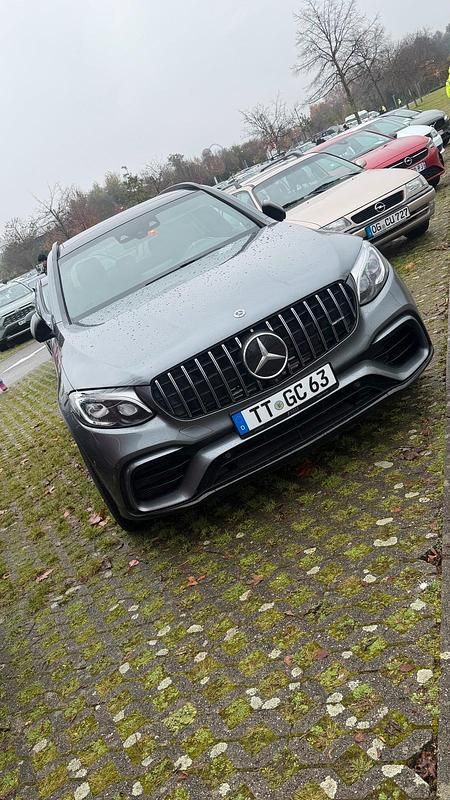 Grau Gebraucht 2018 Mercedes GLC63 AMG SUV | 65.999 € - Bild 1/4