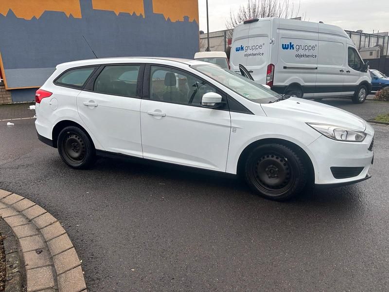 Gebraucht Ford Focus 95 PS (69 kW) 2014 Weiß Kombi