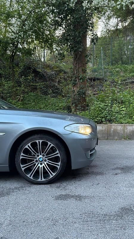 Gebraucht BMW 530 258 PS (189 kW) 2012 Limousine