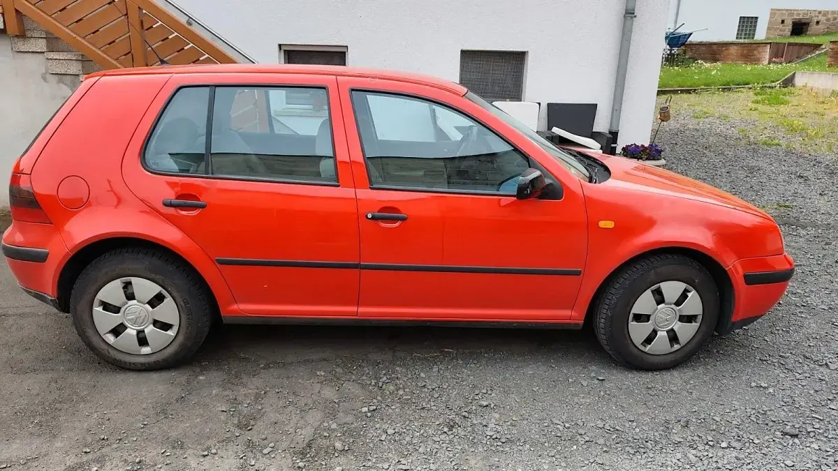 Brugt VW Golf III Basis 75 HK (55 kW) 1999 Rød Sedan