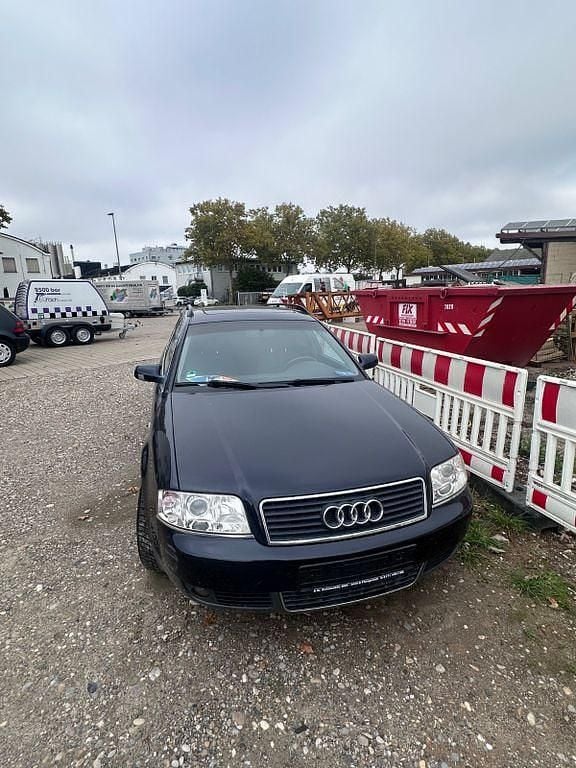 Blau Gebraucht 2002 Audi A6 Kombi | 550 € (Superpreis) - Bild 1/4
