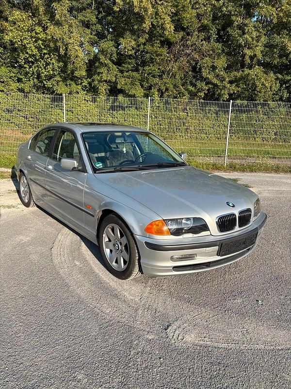 Silber Gebraucht 1998 BMW 328 Sport Line Limousine | 4.600 € (Fairer Preis) - Bild 1/4