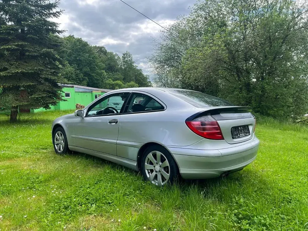 Gebraucht Mercedes C180 130 PS (95 kW) 2002 Silber Coupé