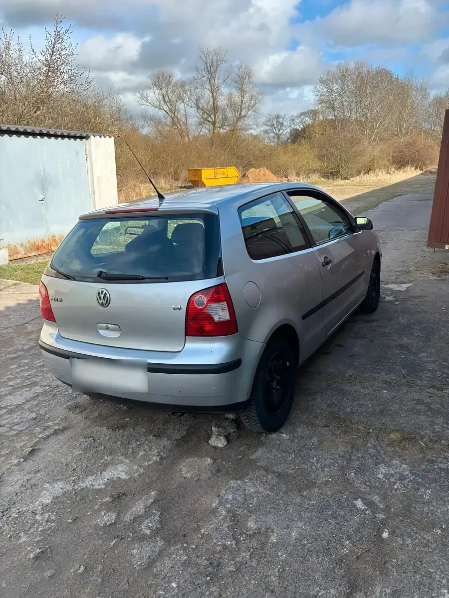 Gebraucht VW Polo 75 PS (55 kW) 2003 Silber Kleinwagen