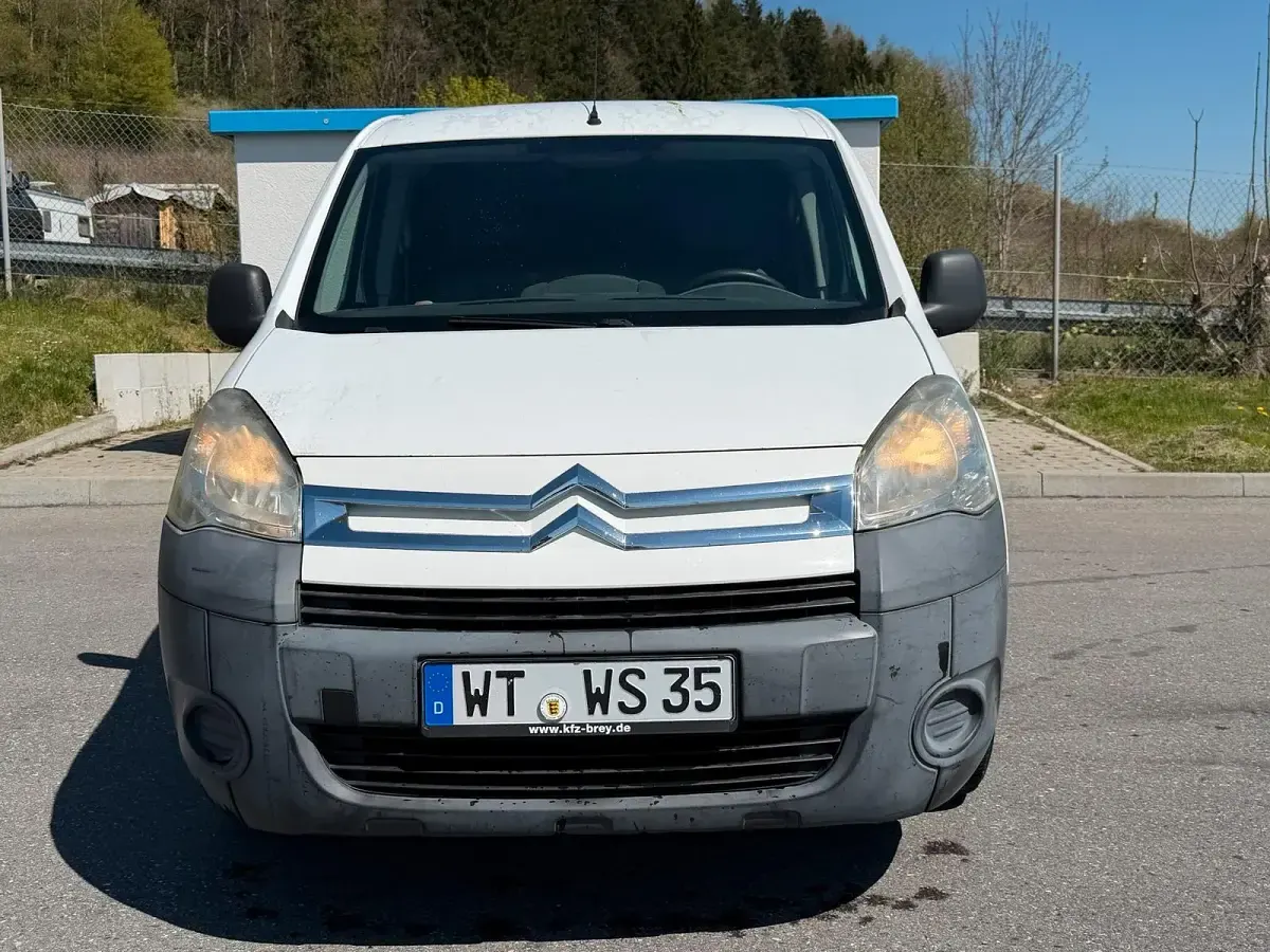 Used Citroën Berlingo 98 HP (72 kW) 2010 White Minivan