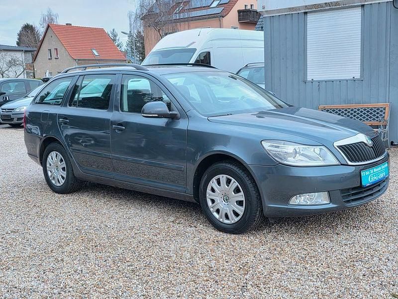 Gebraucht Skoda Octavia 122 PS (89 kW) 2011 Grau Limousine