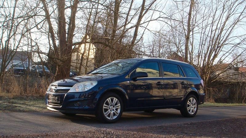 Gebraucht Opel Astra 140 PS (102 kW) 2008 Blau Kombi