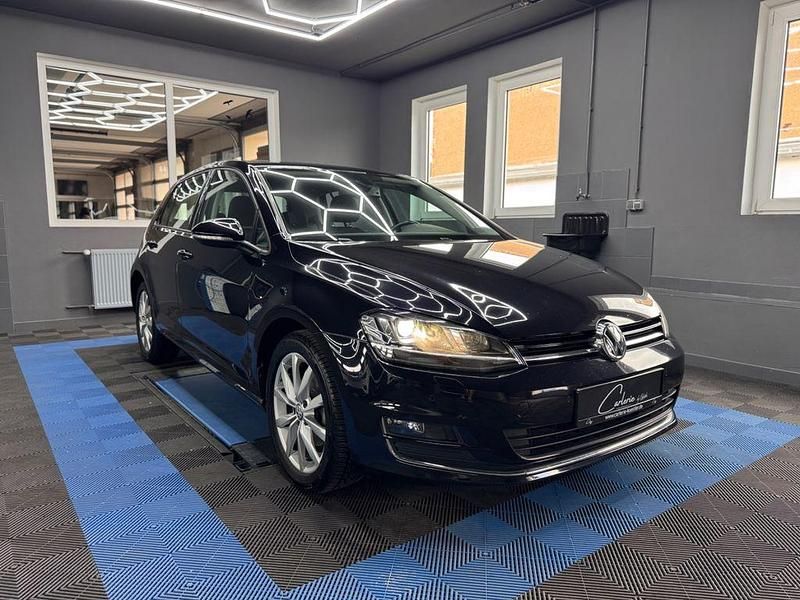 Schwarz Gebraucht 2015 VW Golf VII Highline Limousine | 11.600 € (Guter Preis) - Bild 1/4