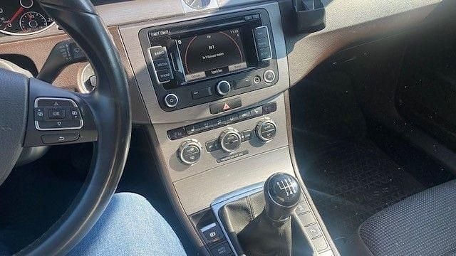 Gebraucht VW Passat Comfortline 140 PS (102 kW) 2013 Schwarz Limousine