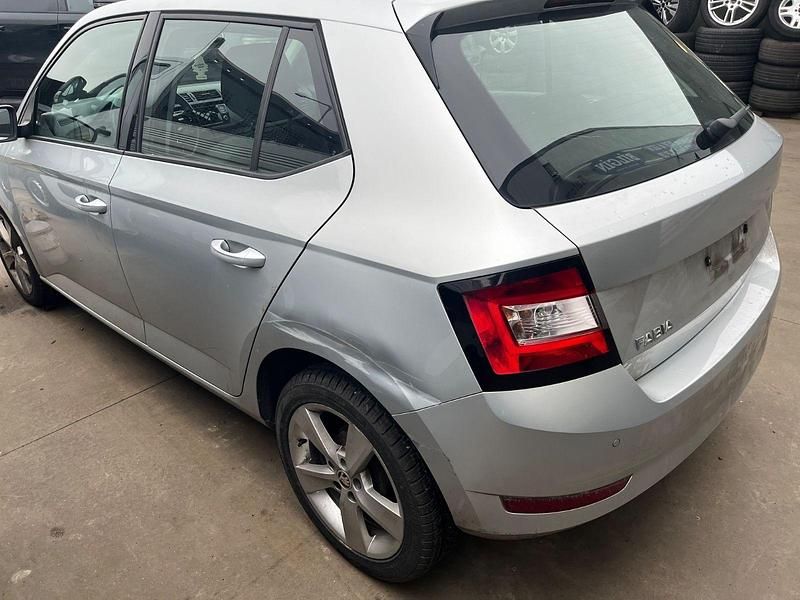 Gebraucht Skoda Fabia Cool Plus 95 PS (69 kW) 2020 Silber Kleinwagen