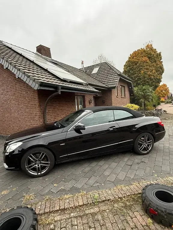 Usata Mercedes E250 Elegance 204 CV (150 kW) 2011 Nero Cabrio