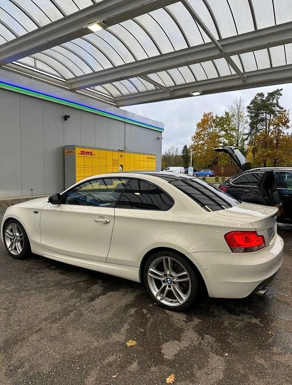Gebraucht BMW 120 M Sport 177 PS (130 kW) 2012 Weiß Kleinwagen