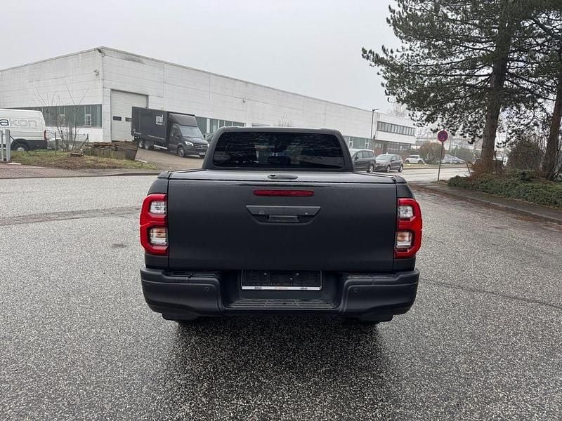 Gebraucht Toyota HiLux Executive 204 PS (150 kW) 2021 Rot Abholung