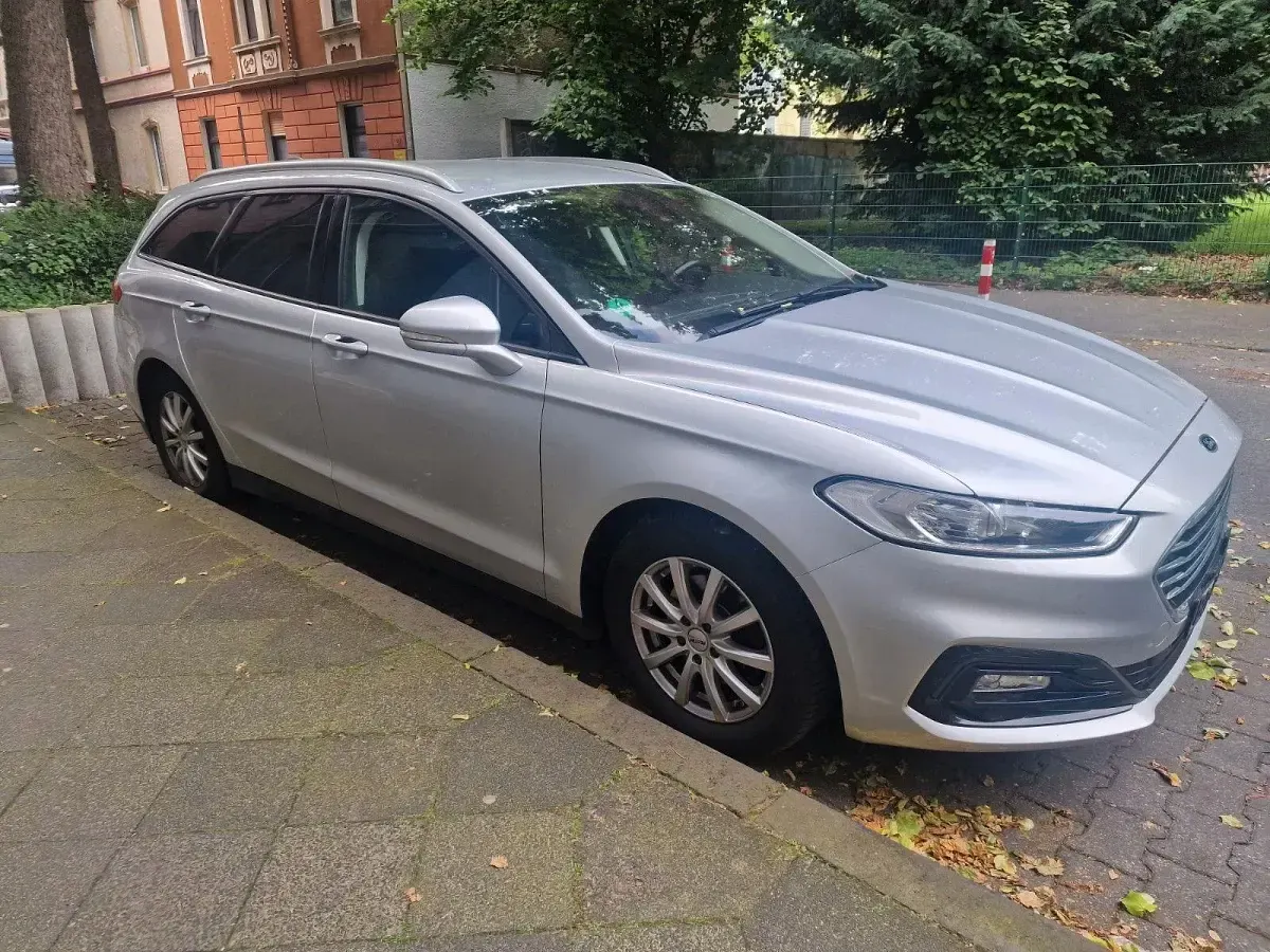 Gebraucht Ford Mondeo Titanium 150 PS (110 kW) 2020 Silber Kombi