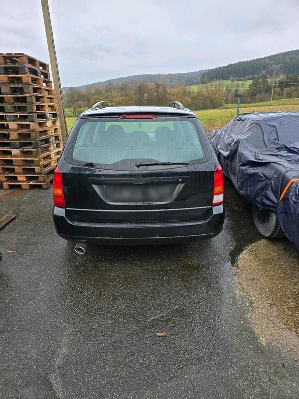 Second-hand Ford Focus 116 CP (85 kW) 1999 Negru Break