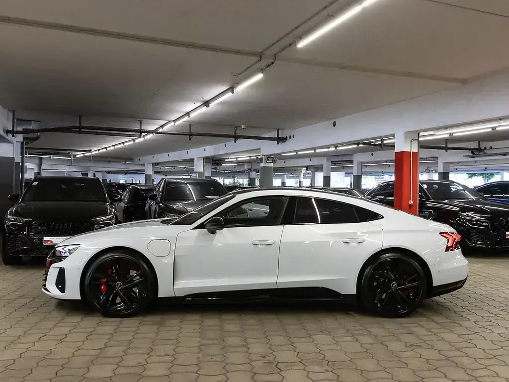 Gebraucht Audi RS e-tron GT Sport 439 kW (598 PS) 2024 Grau Limousine
