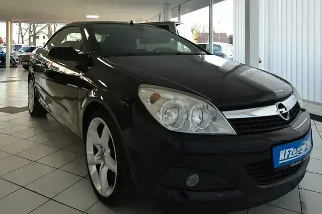 Używany Opel Astra 101 KM (74 kW) 2008 Czarny Kabriolet