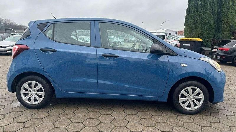 Gebraucht Hyundai i10 Classic 67 PS (49 kW) 2017 Blau Kleinwagen