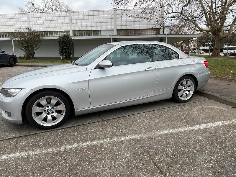 Silber Gebraucht 2008 BMW 320 Cabriolet Cabrio | 12.450 € (Etwas zu teuer) - Bild 1/4