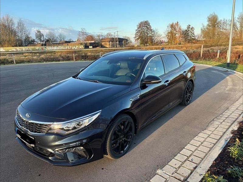 Blau Gebraucht 2019 Kia Optima Limousine | 19.999 € (Fairer Preis) - Bild 1/4