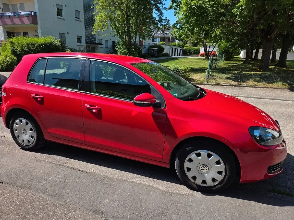 Gebraucht VW Golf V Comfortline 122 PS (89 kW) 2009 Rot Kombi