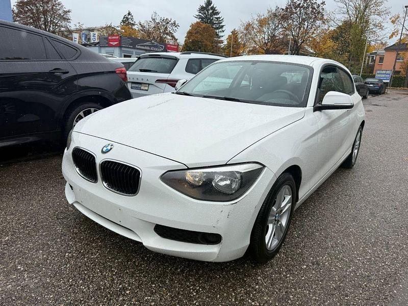 Weiß Gebraucht 2012 BMW 114 Kleinwagen | 4.990 € (Guter Preis) - Bild 1/4
